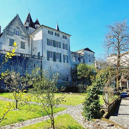 Chateau Des Senechaux, Bourdeilles 外观 照片