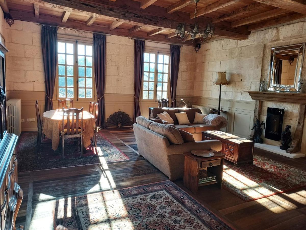 Chateau Des Senechaux, Bourdeilles 外观 照片