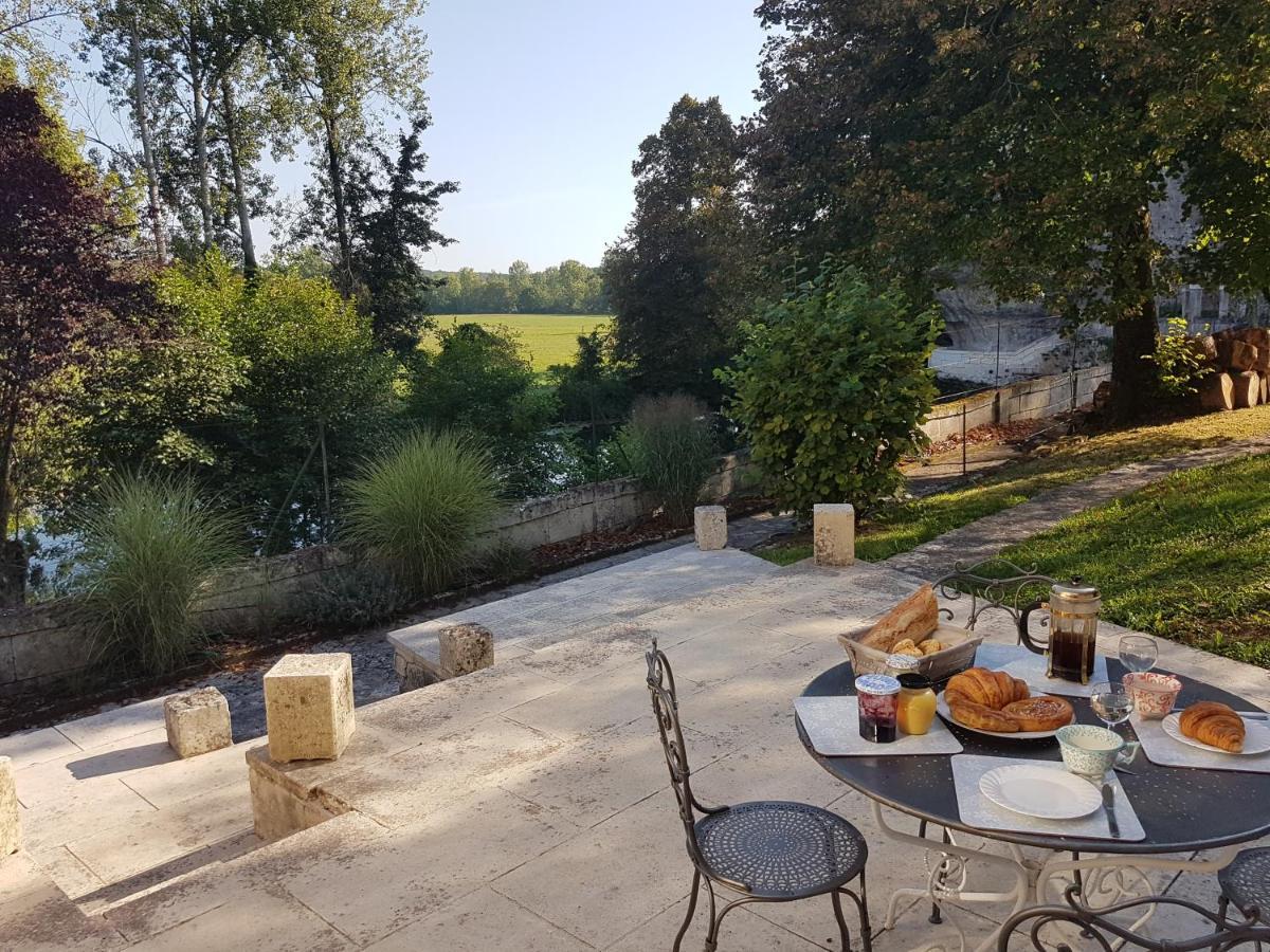 Chateau Des Senechaux, Bourdeilles 外观 照片