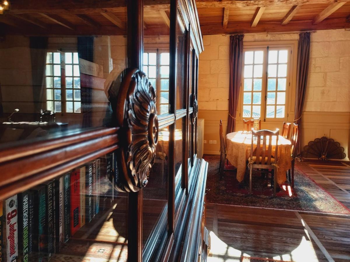 Chateau Des Senechaux, Bourdeilles 外观 照片