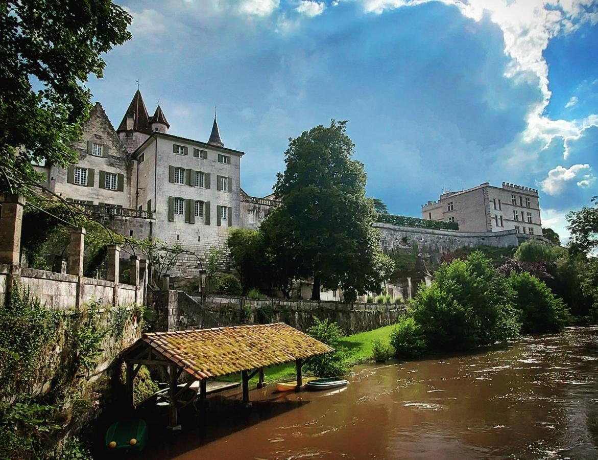 Chateau Des Senechaux, Bourdeilles 外观 照片