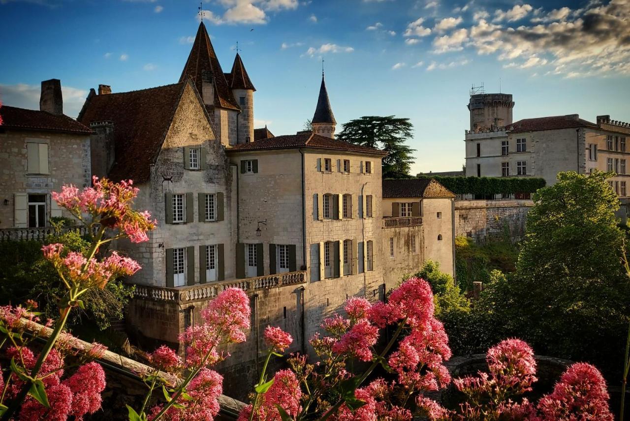Chateau Des Senechaux, Bourdeilles 外观 照片