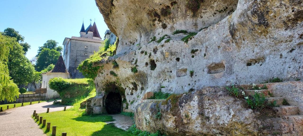 Chateau Des Senechaux, Bourdeilles 外观 照片
