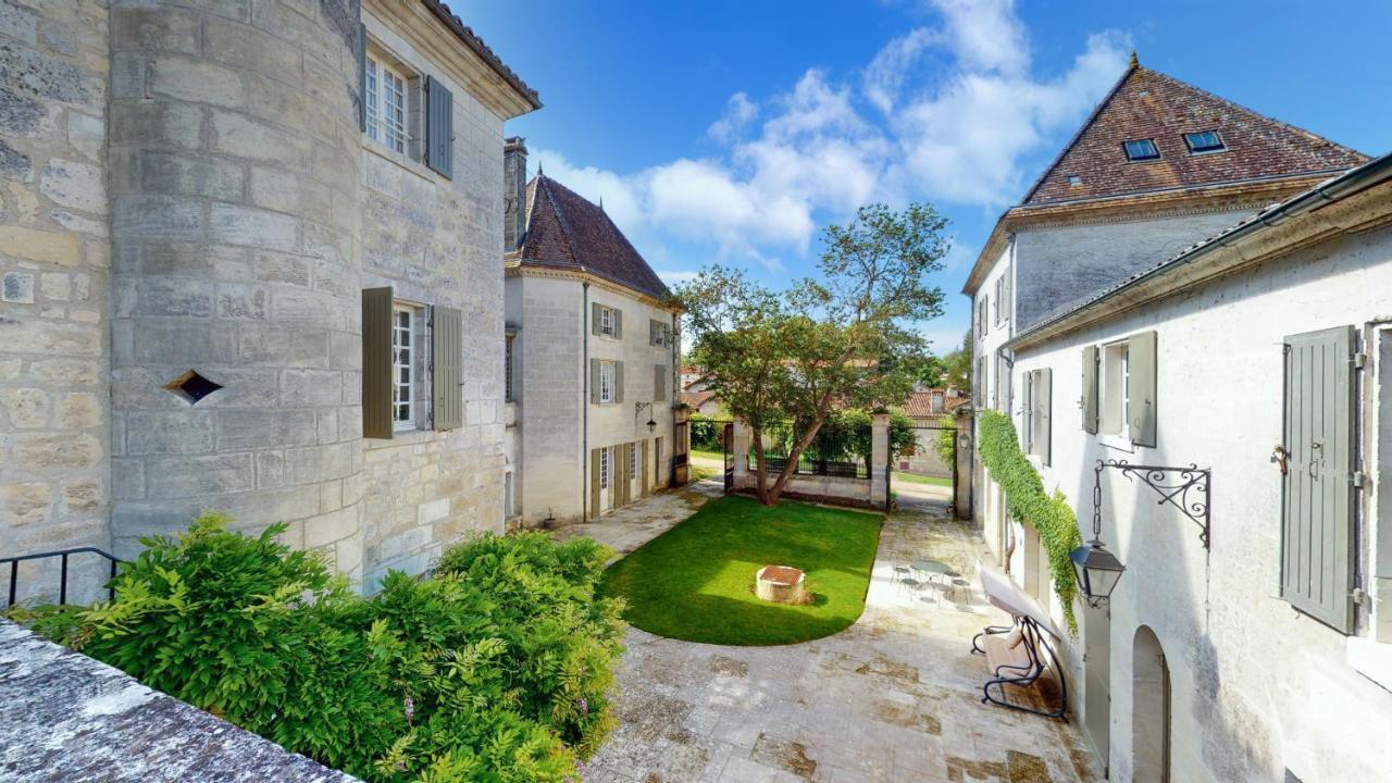 Chateau Des Senechaux, Bourdeilles 外观 照片