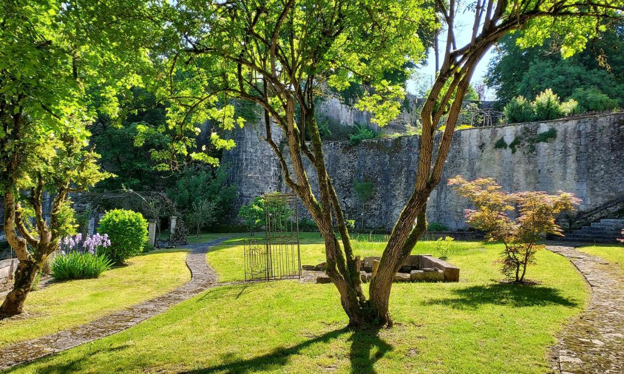 Chateau Des Senechaux, Bourdeilles 外观 照片