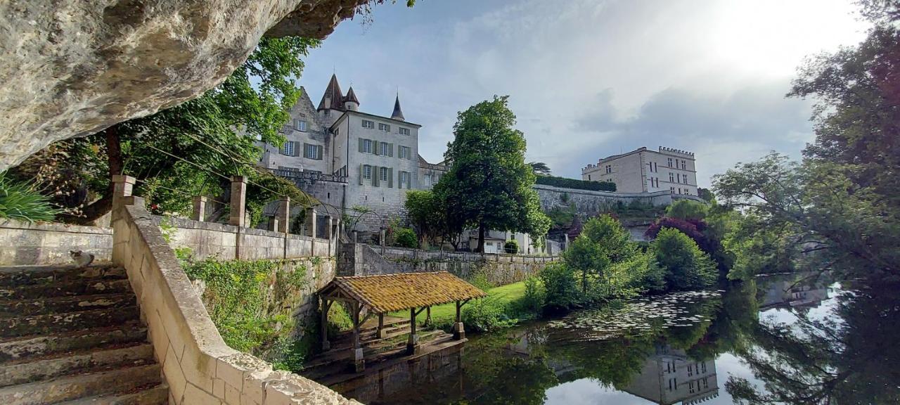 Chateau Des Senechaux, Bourdeilles 外观 照片
