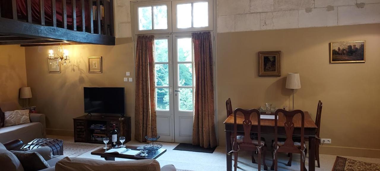 Chateau Des Senechaux, Bourdeilles 外观 照片