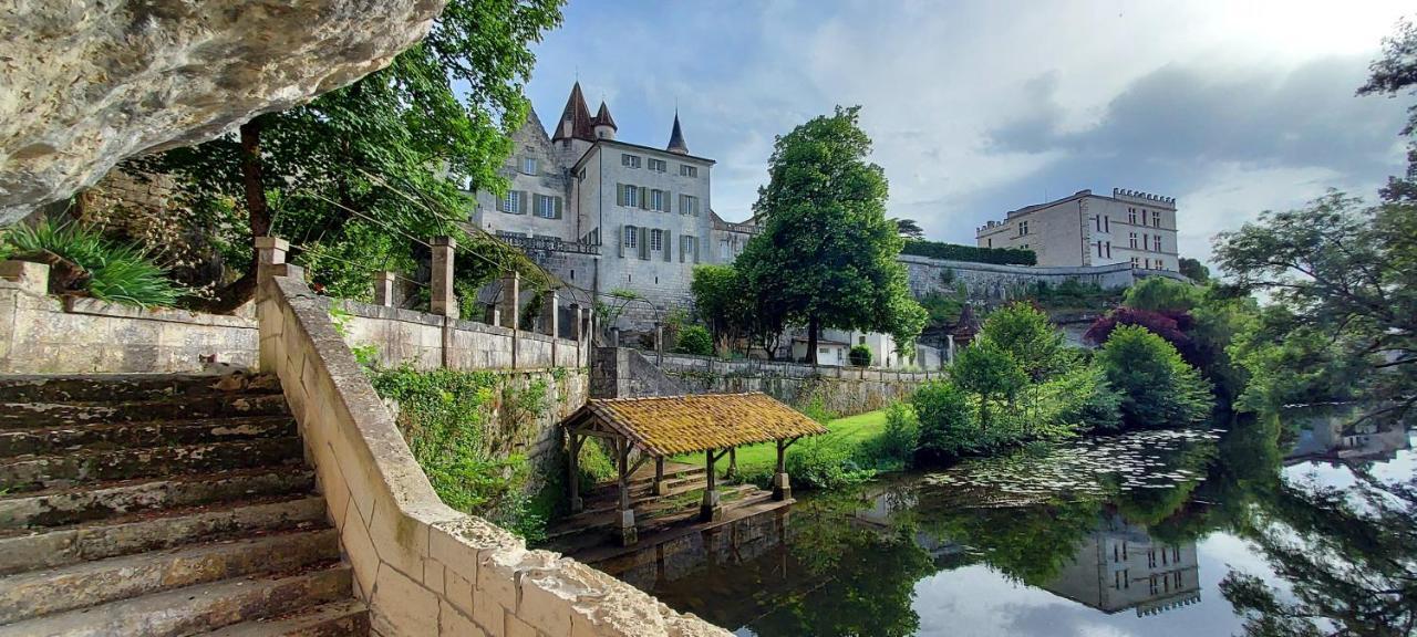 Chateau Des Senechaux, Bourdeilles 外观 照片