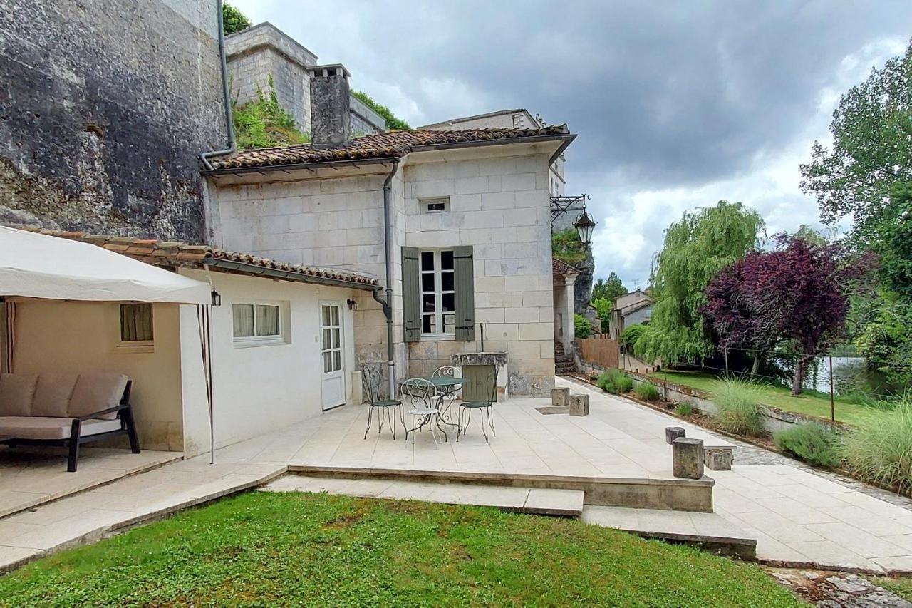 Chateau Des Senechaux, Bourdeilles 外观 照片